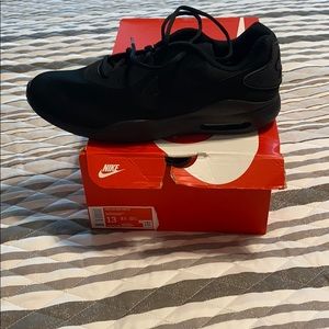 Mens size 13 Nike Air Max OKETO sneakers